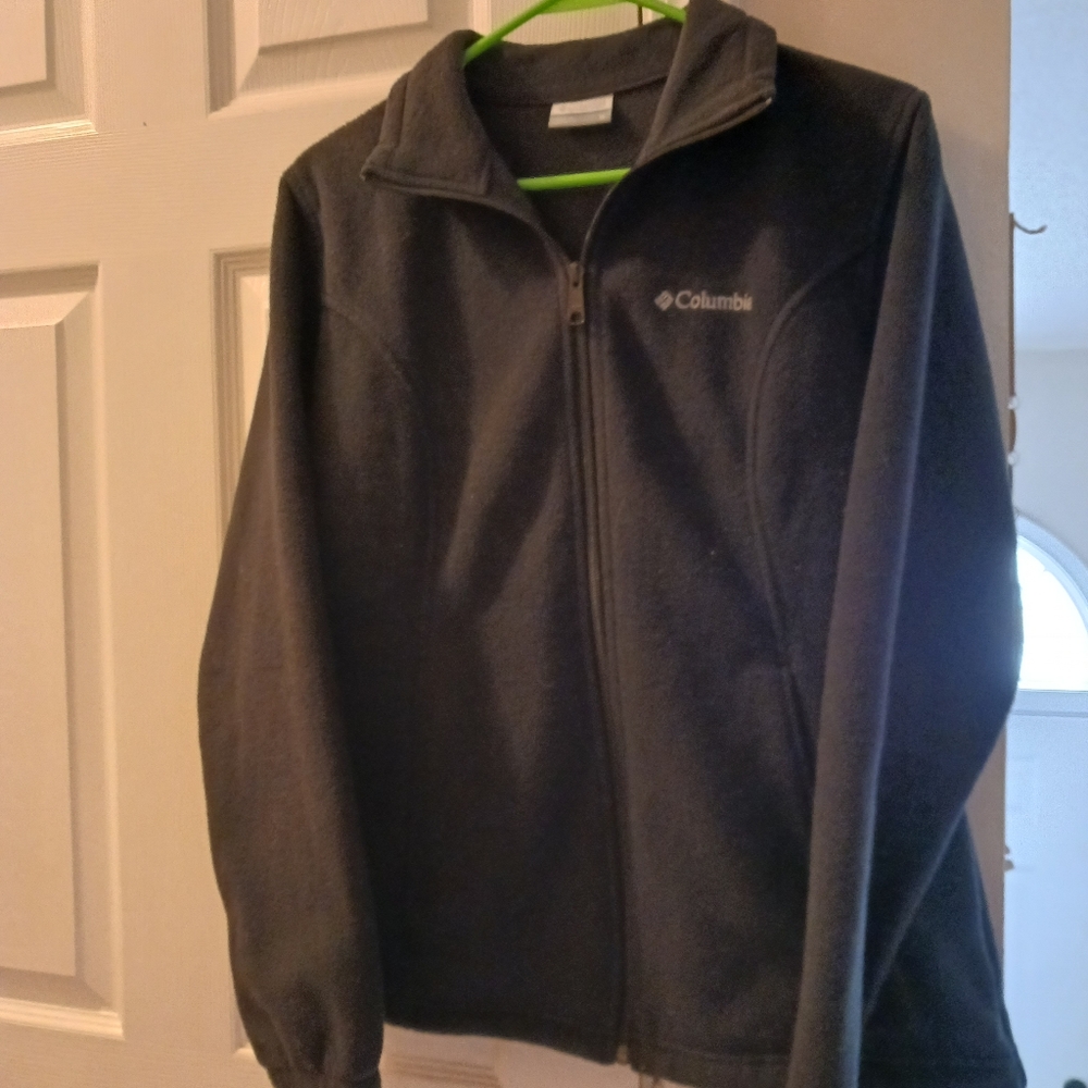 medium Columbia zip up jacket
